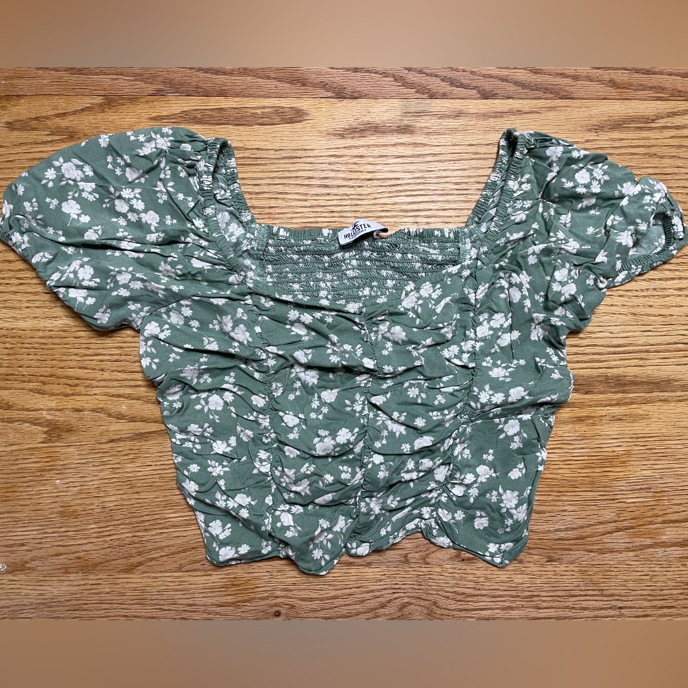 Hollister mint Floral crop Blouse